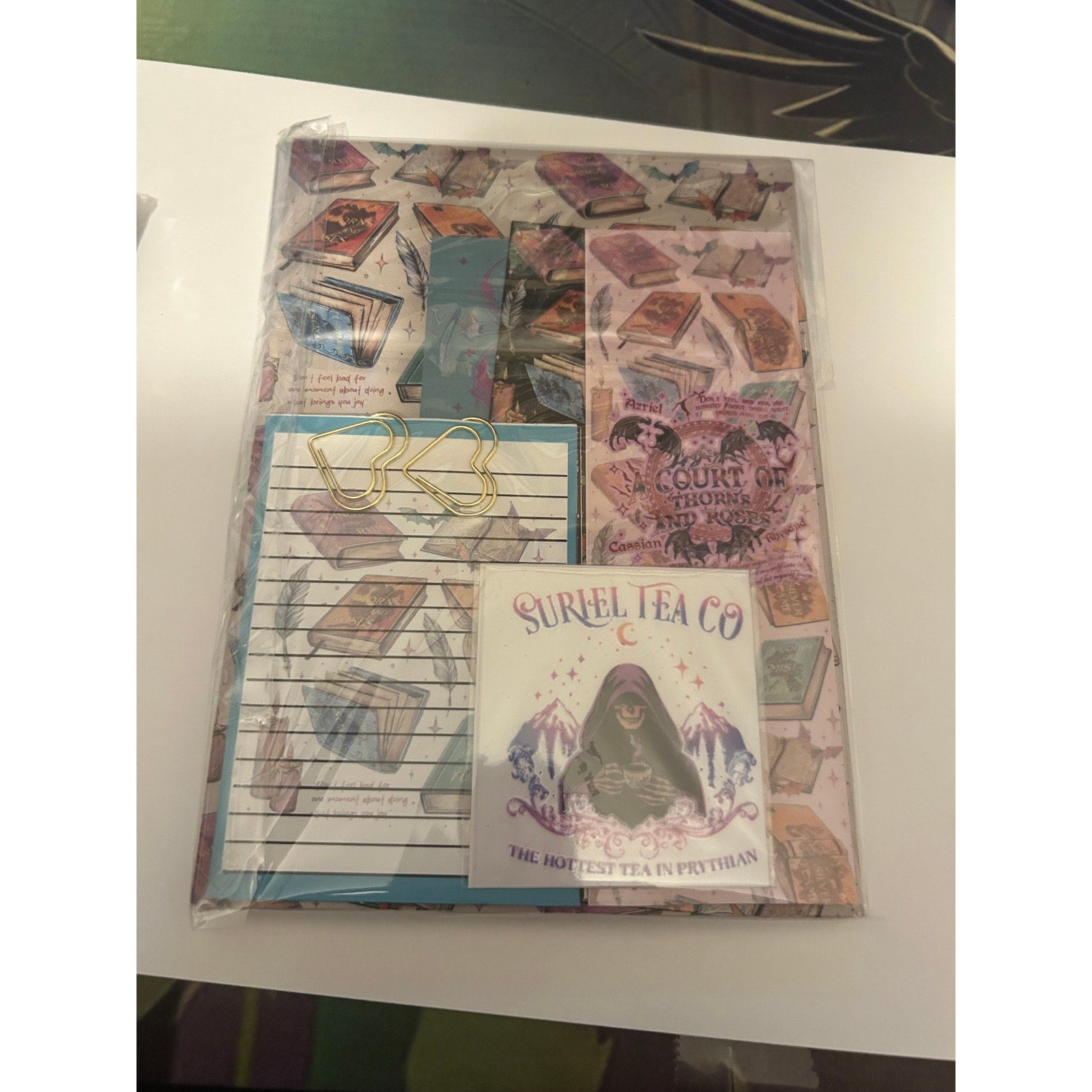 Handmade jornal ACOTAR theme